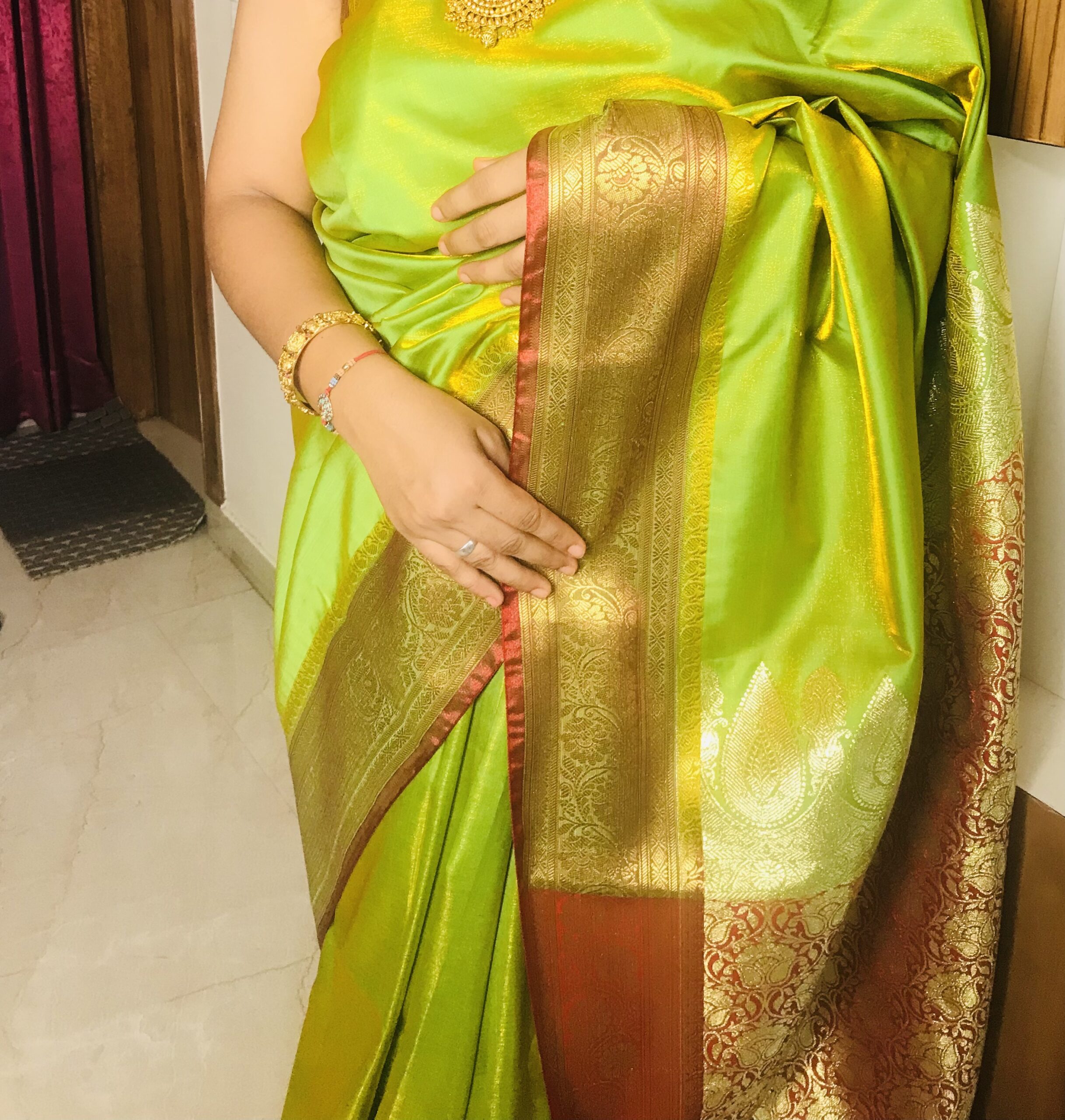 wine kashmiri pheran with aari embroidery in cashmilon wool wine kashmiri pheran with aari embroidery in cashmilon wool