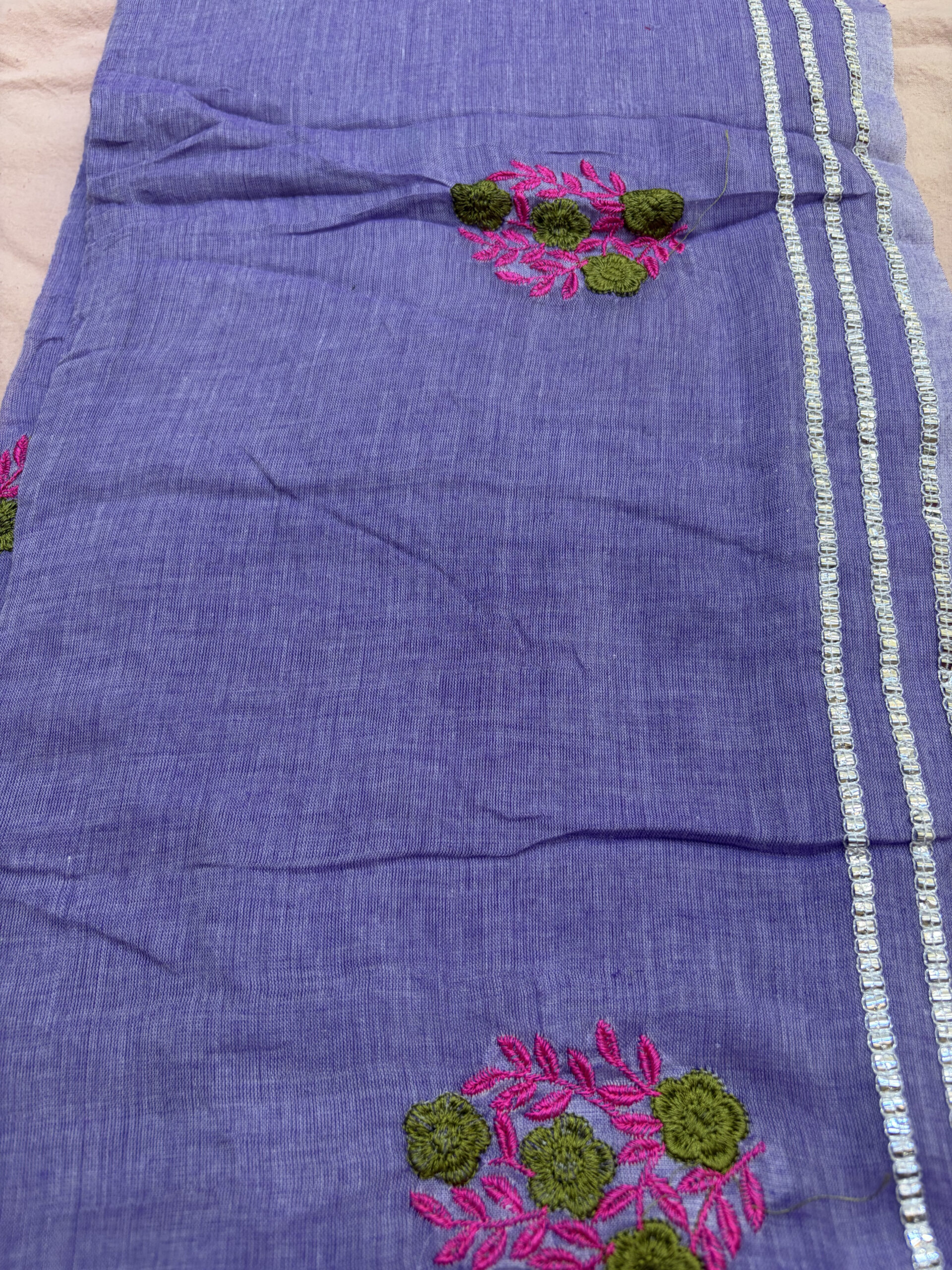 Lavender Mul Cotton Saree with Handcrafted Floral Bootas - Image 2