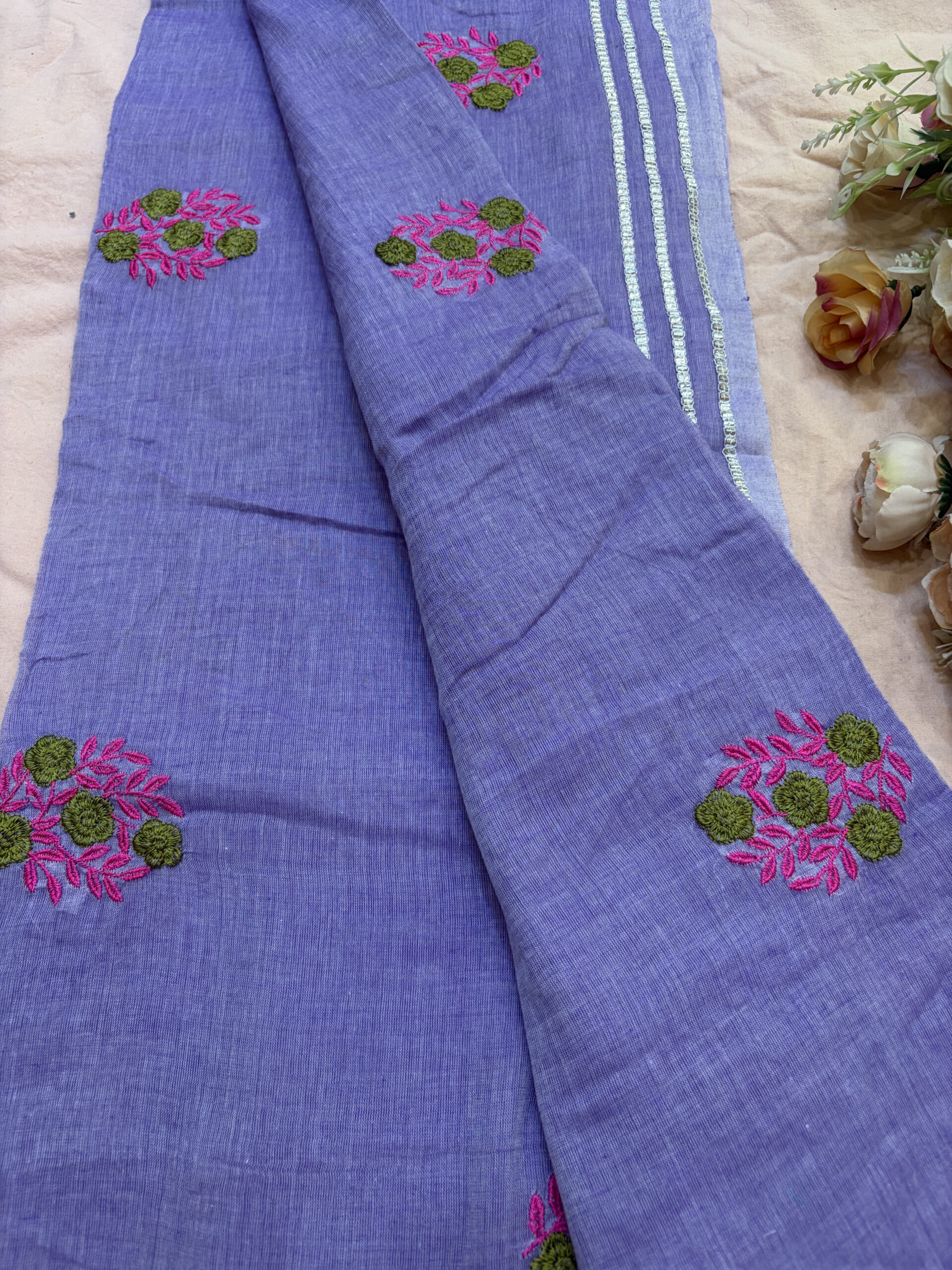 Lavender Mul Cotton Saree with Handcrafted Floral Bootas - Image 3